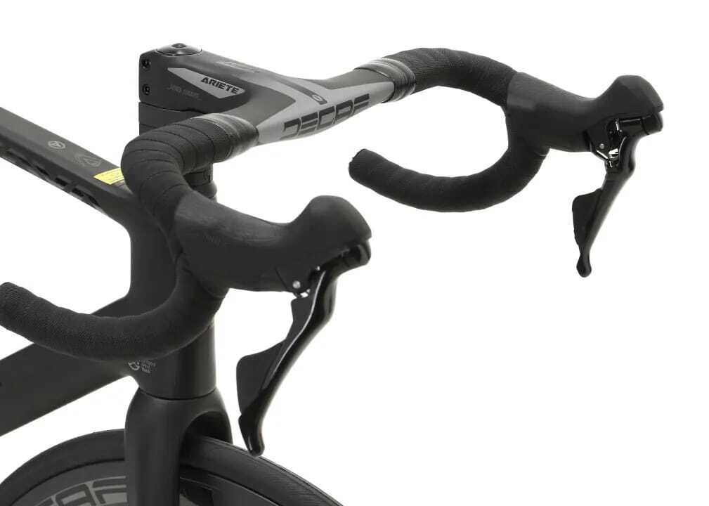 Java Vesuvio Shimano 105 disc with Integrated carbon handlebar